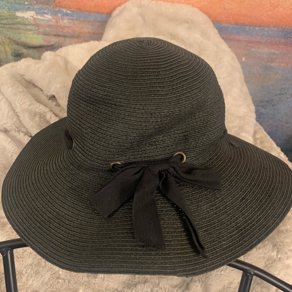 Panama Jack straw rimmed beach hat, in black/charcoal color